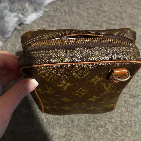 Louis Vuitton Authentic Rare Eclair LV mini crossbody - Picture 7 of 11